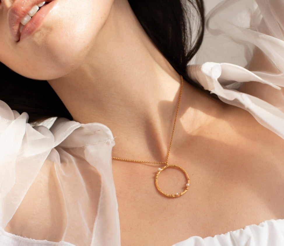 Collar circular dorado GUSPIRA