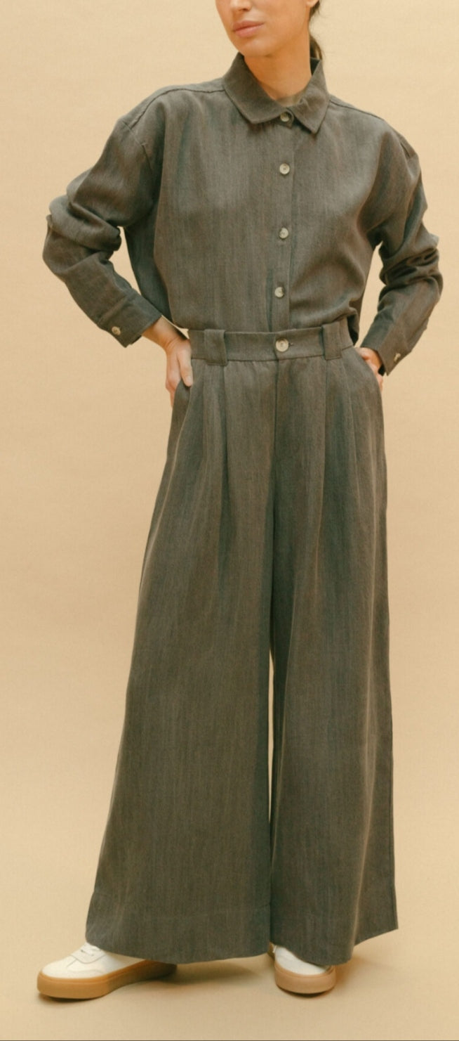 Pantalón ancho gris