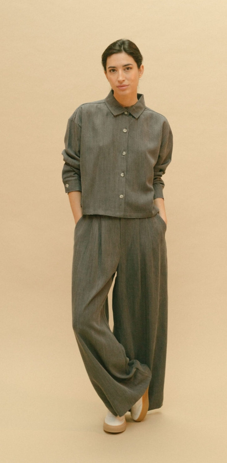 Pantalón ancho gris