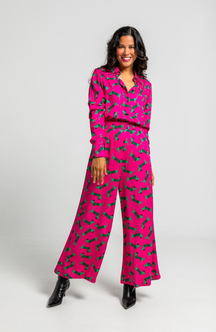 Camisa Más rara que un perro verde