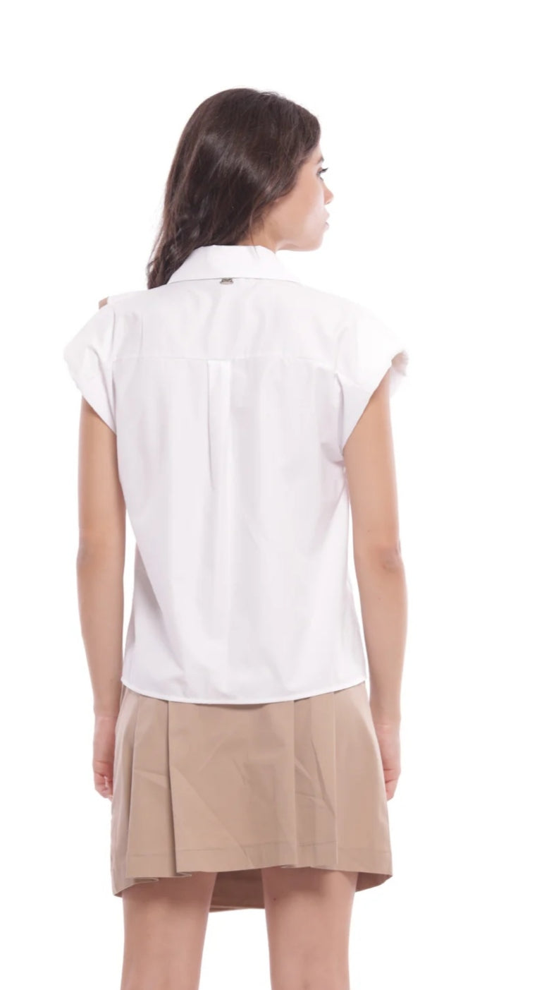 Camisa sin mangas y volante