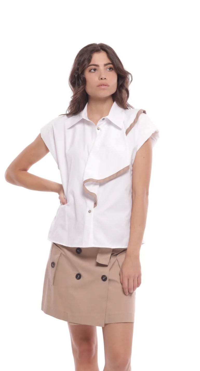 Camisa sin mangas y volante