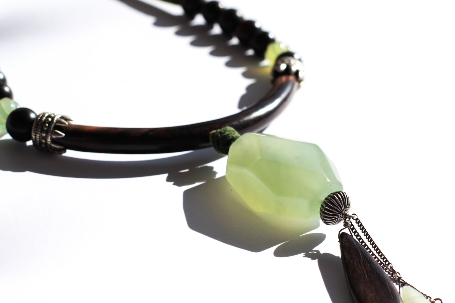 Collar de ébano y jade, de Nature Bijoux