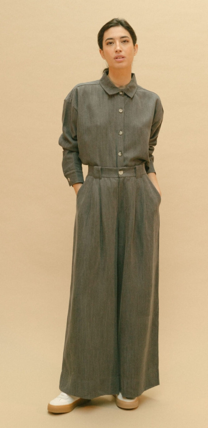 Pantalón ancho gris