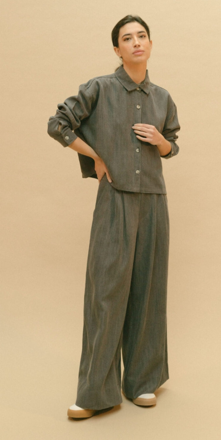 Pantalón ancho gris