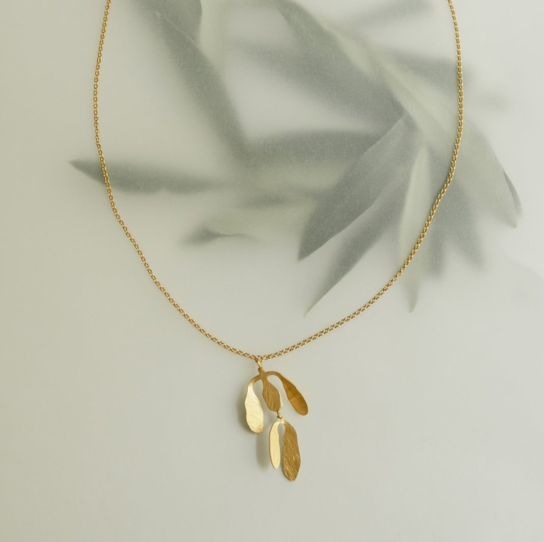 Colgante dorado Silvela