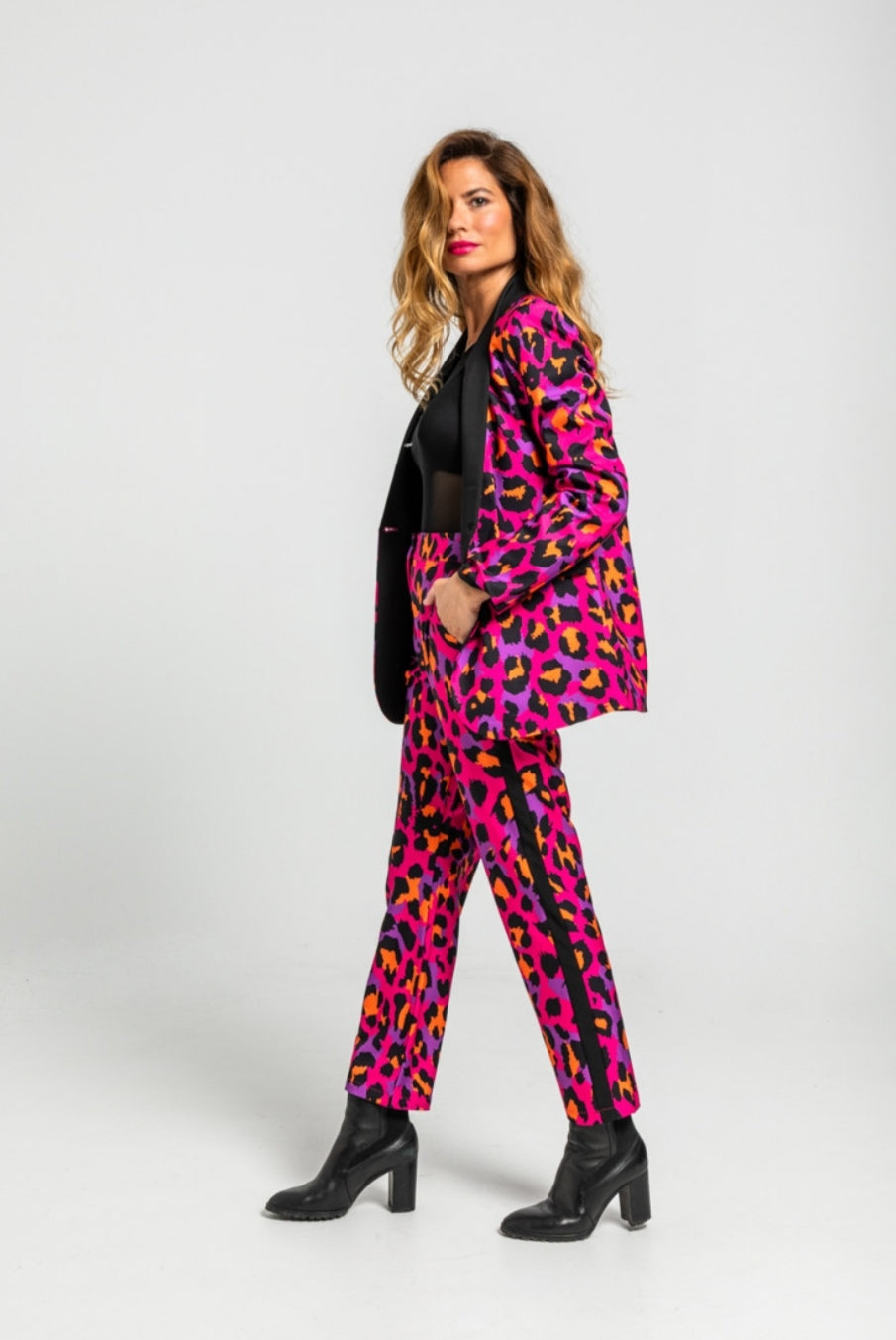 Pantalón animal print fucsia